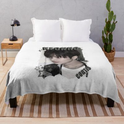 Keonho Graphic Throw Blanket