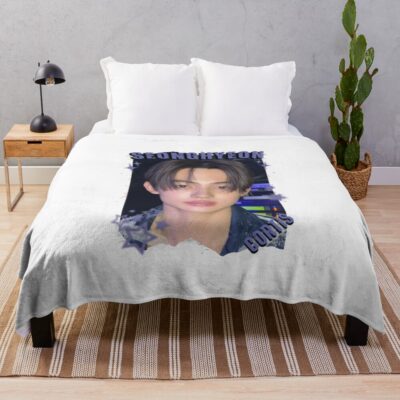 Seonghyeon Vintage Style Throw Blanket