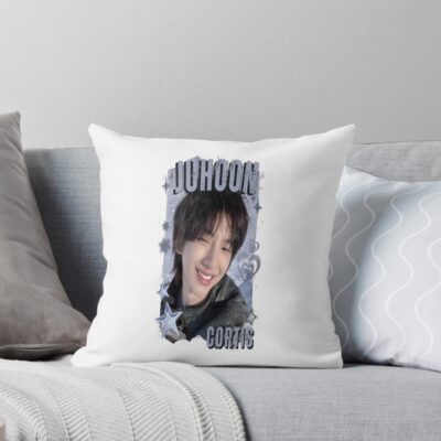 Juhoon Artistic Throw Pillow
